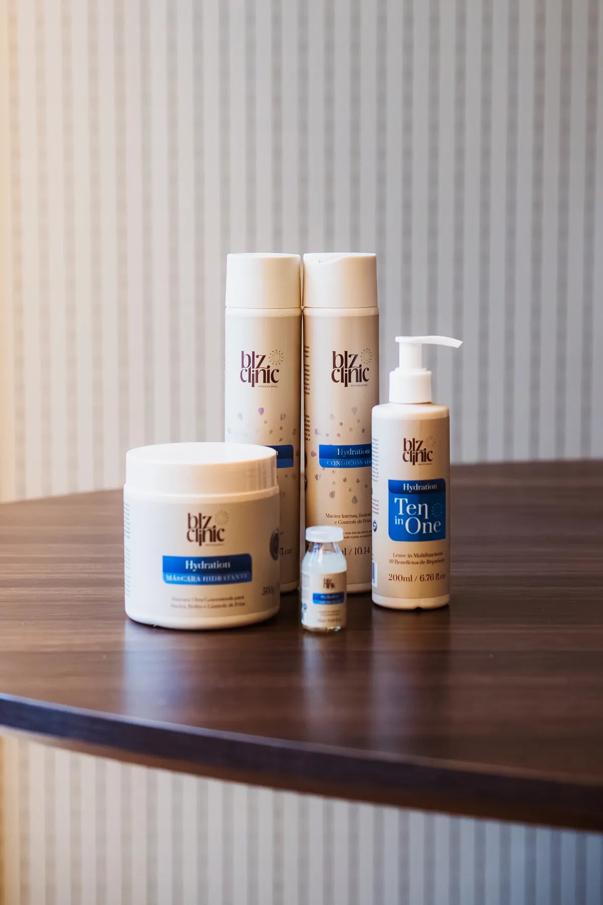 Produtos BLZ Clinic em composição editorial